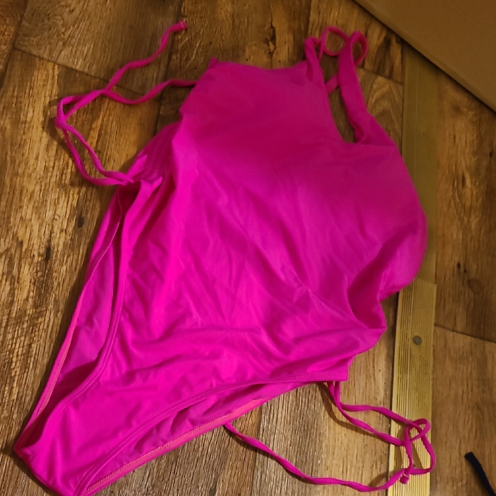 Elegant Pink Women's One Piece Swimsuit